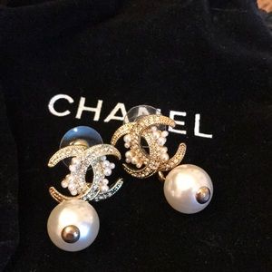 Chanel pearl drop earrings